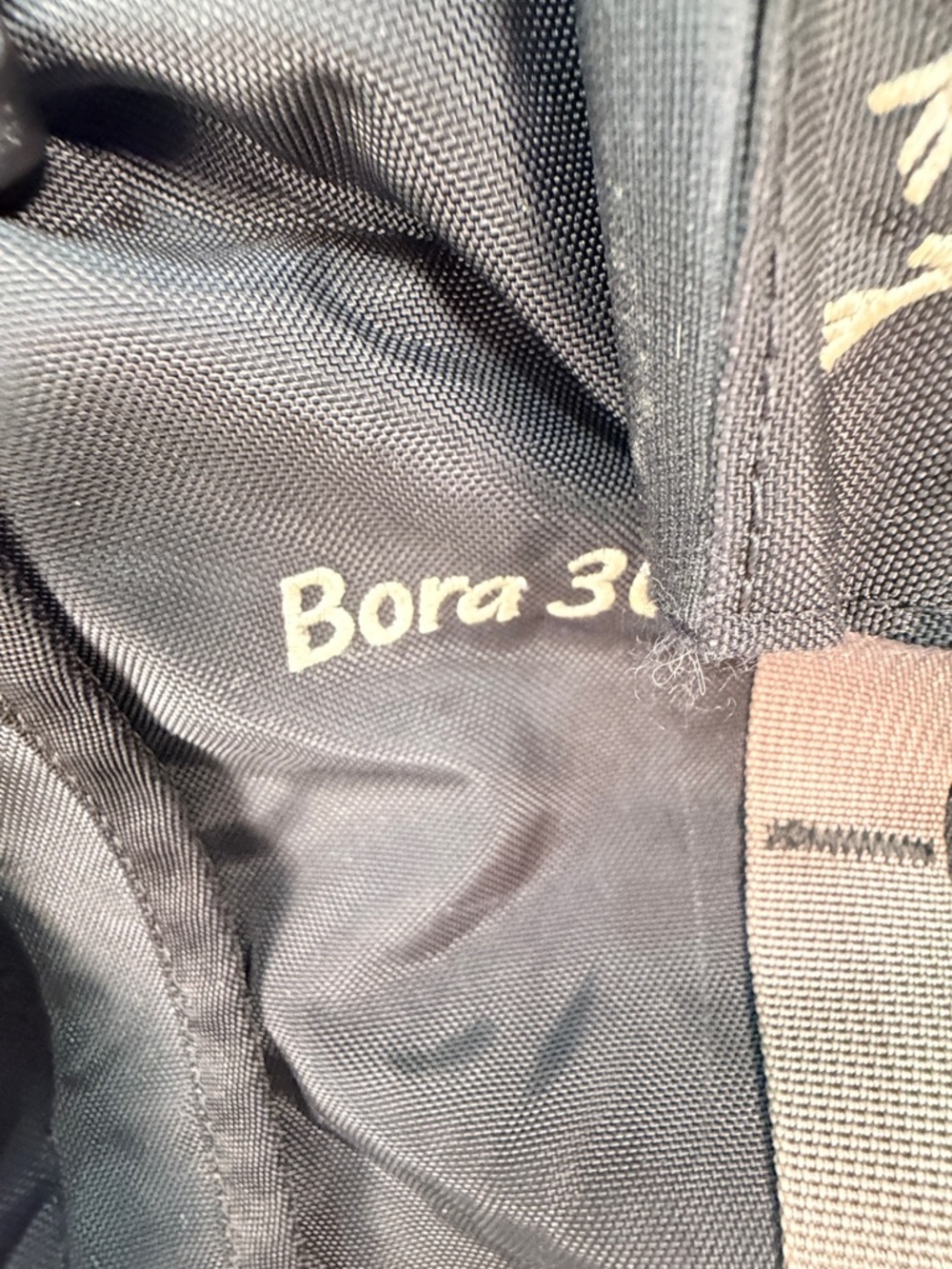 Arc’teryx Bora 30 Hiking Backpack Black Red Technical Daypack - Picture 4 of 14